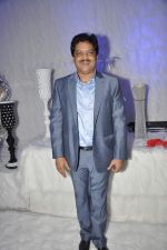 Udit Narayan at Poonam Dhillon_s birthday bash and production house launch with Rohit Verma fashion show in Mumbai on 17th April 2013 (26).JPG